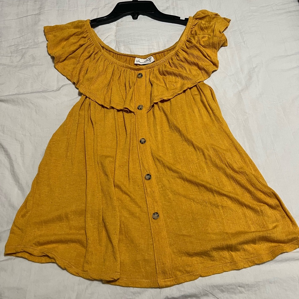 Universal Thread Mustard Button-Down Blouse